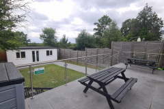 Garden View/ Outdoor Seating